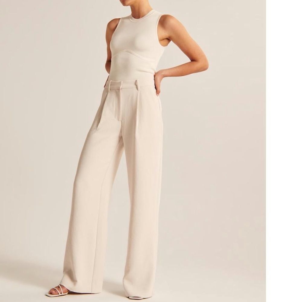 Cream loose  slacks - Picture 7 of 10